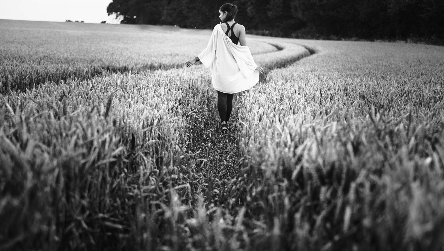BLACK & WHITE